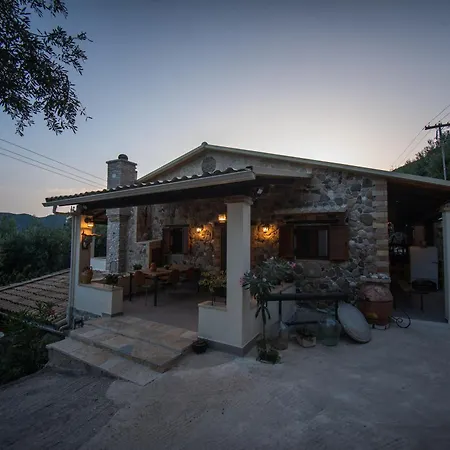 Wood & Stone House Skriperon