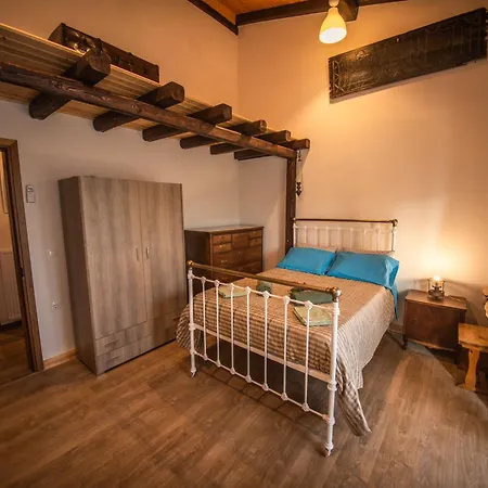 Wood & Stone House 아파트 Skriperon